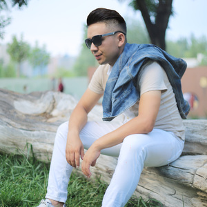 打美女白嫩㊙️光屁屁视频
